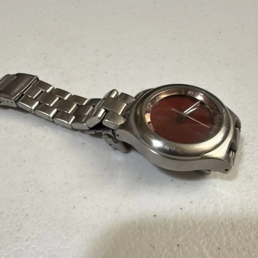 Men’s Fossil Kaleido L12092 Red/OU Dial 38mm Case 5.75” Band New Batteries (G2)